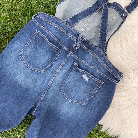 Torrid EUC distressed overalls 22 - Picture 7 of 9